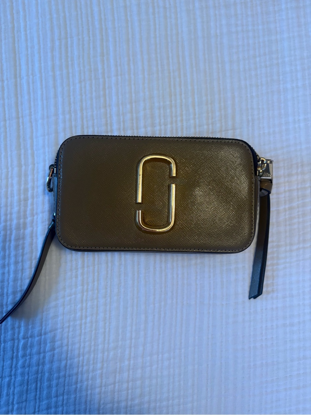 Marc Jacobs Gray Saffiano Snapshot Crossbody with Gold Hardware - Picture 3 of 5